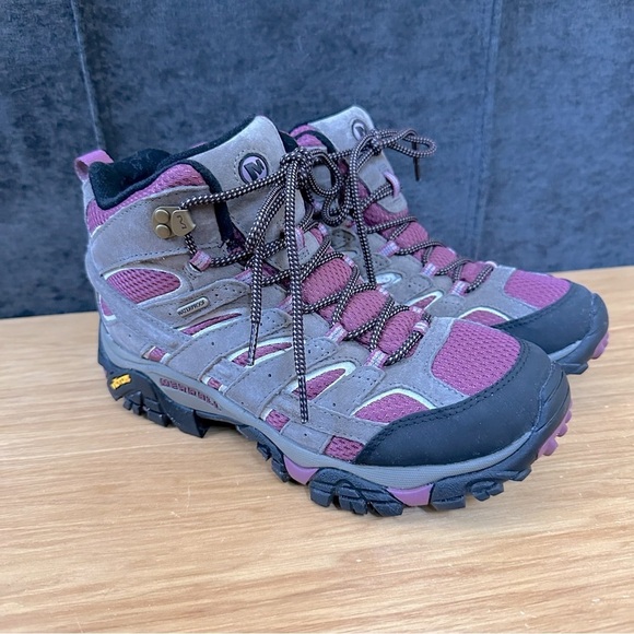 Merrell Women's Moab 2 Mid Waterproof Hiking Boot, Size 10, Brown Pink - Picture 1 of 8
